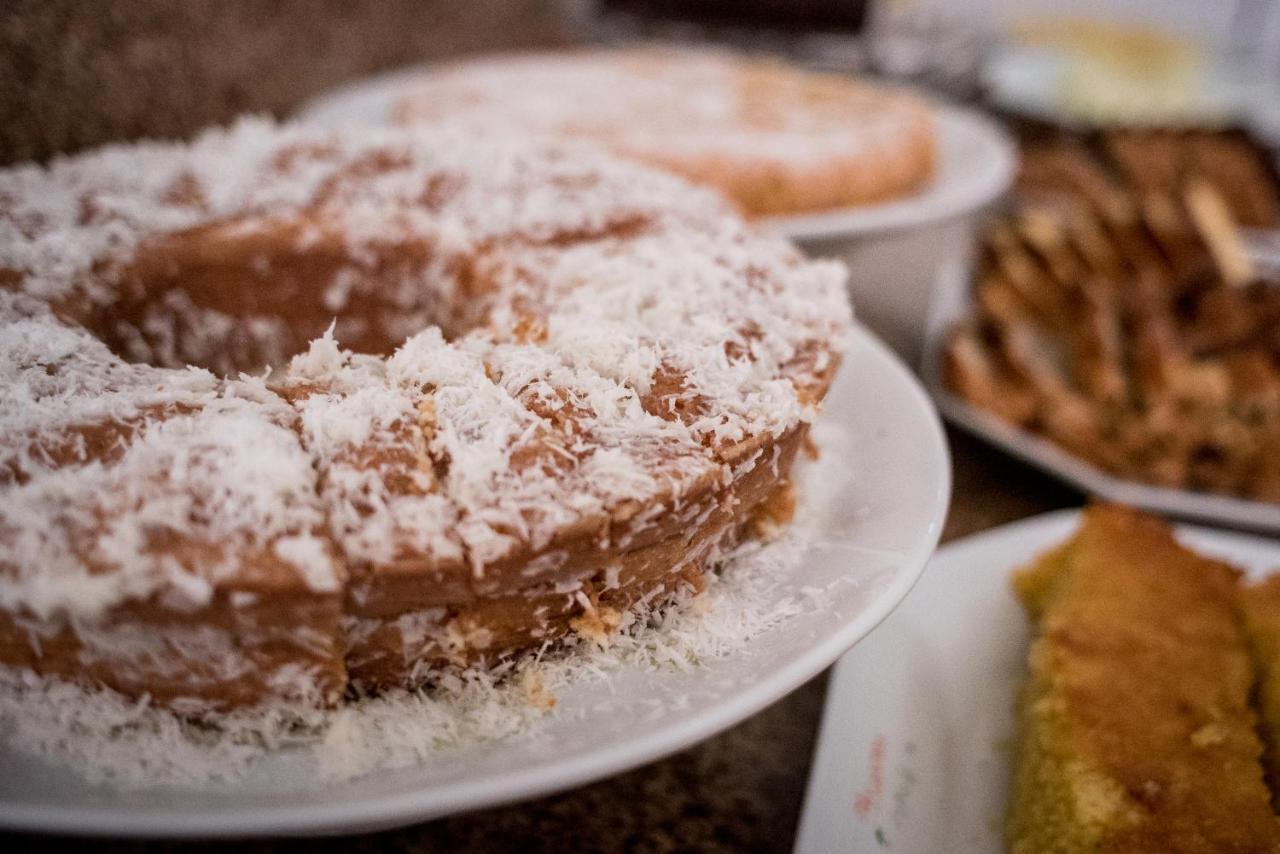 Holambra Garden Hotel Dış mekan fotoğraf A coconut cake