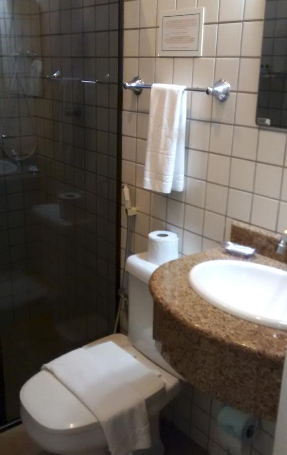 Holambra Garden Hotel Dış mekan fotoğraf A shower in a hotel bathroom